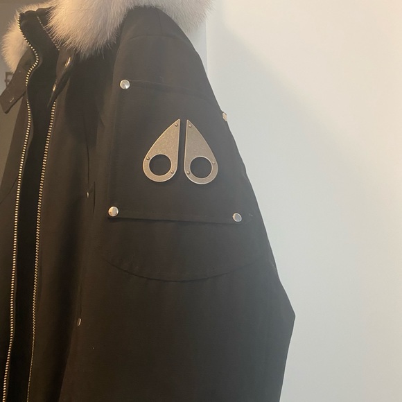 Men’s Moose Knuckles Winter Bomber Jacket - Picture 3 of 5